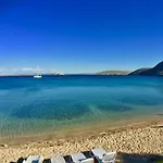 Sea View Nini