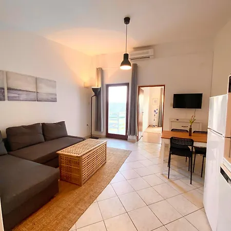 Sea View Nini Apartman *