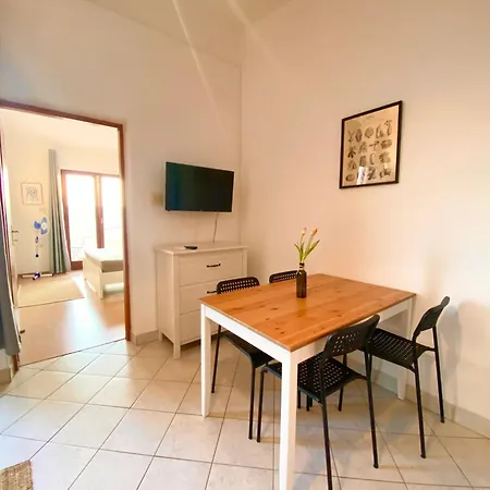 Apartment Sea View Nini Vlasici