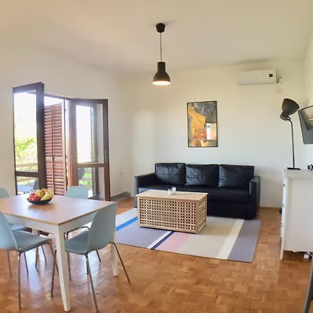 Sea View Nini Apartment *