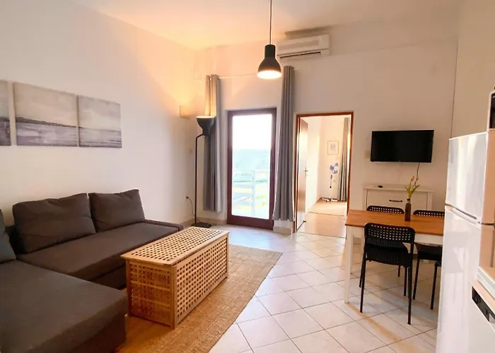 Sea View Nini Apartment *