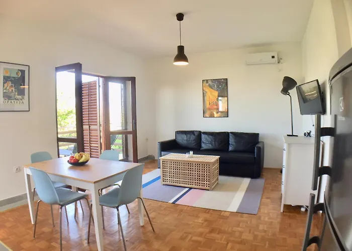 Sea View Nini Apartment *