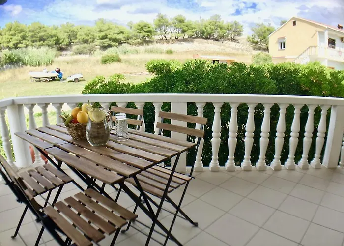 Sea View Nini Apartment *