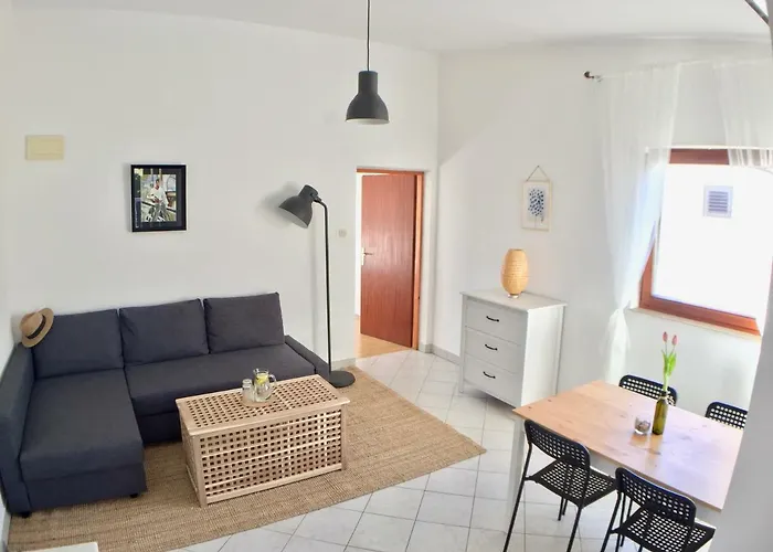 Apartment Sea View Nini Vlasici